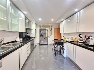 Apartamento T5 para Venda em Lumiar