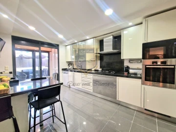 Apartamento T5 para Venda em Lumiar