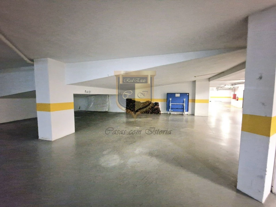 Apartamento T5 para Venda em Lumiar Foto 57
