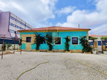 Moradia T8 para Venda em Caldas da Rainha - Santo Onofre e Serra do Bouro