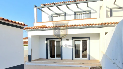 Moradia T3 para Venda em A dos Cunhados e Maceira