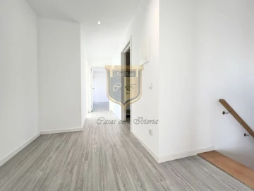 Moradia T4 para Venda em A dos Cunhados e Maceira