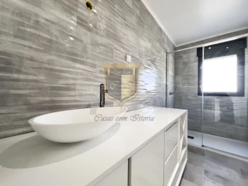 Moradia T4 para Venda em A dos Cunhados e Maceira