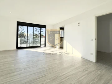 Moradia T4 para Venda em A dos Cunhados e Maceira