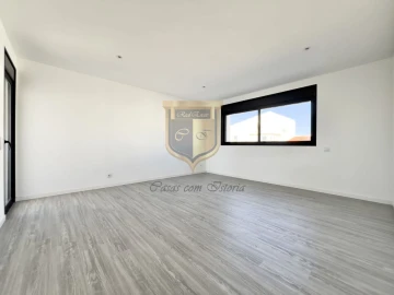 Moradia T4 para Venda em A dos Cunhados e Maceira