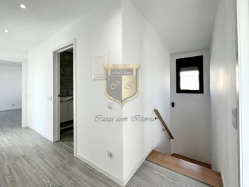 Moradia T4 para Venda em A dos Cunhados e Maceira