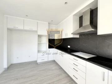 Moradia T4 para Venda em A dos Cunhados e Maceira