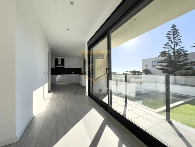 Moradia T4 para Venda em A dos Cunhados e Maceira Foto 9