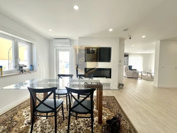 Moradia T4 para Venda em Cadaval e Pêro Moniz