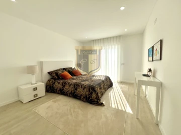 Moradia T4 para Venda em Cadaval e Pêro Moniz