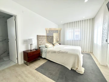 Moradia T4 para Venda em Cadaval e Pêro Moniz