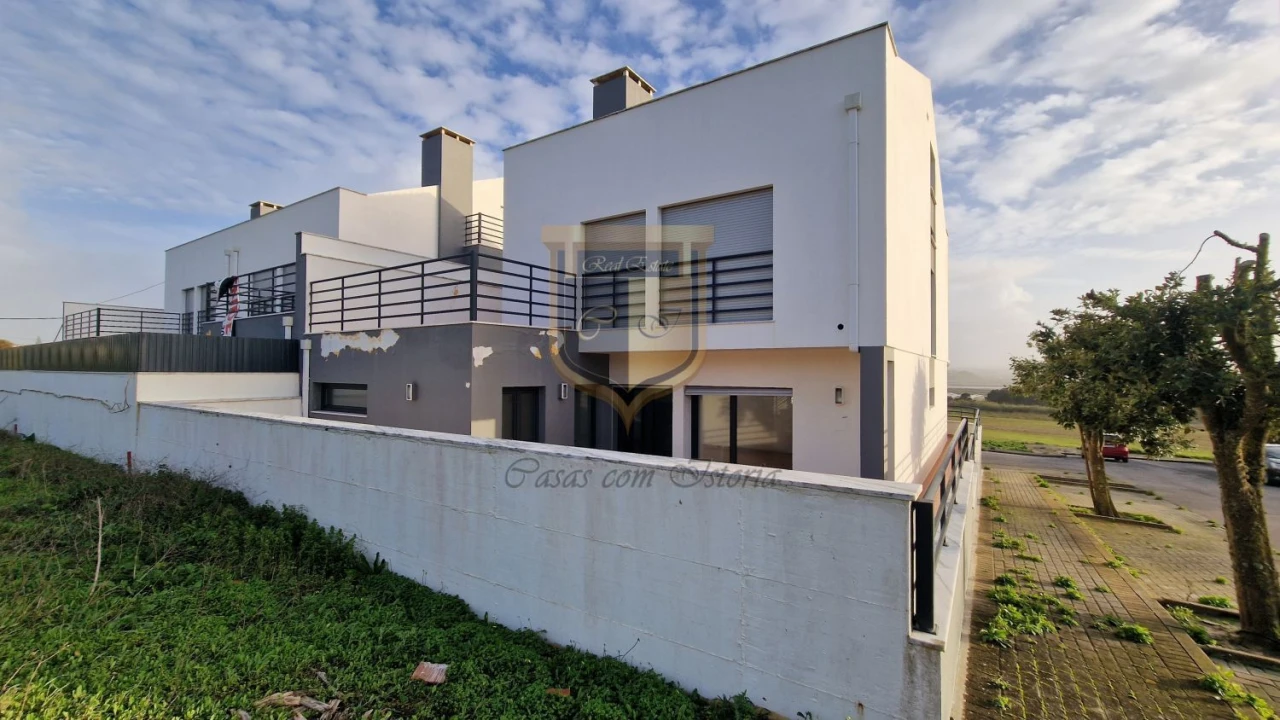 Moradia T3 para Venda em Silveira Foto 5