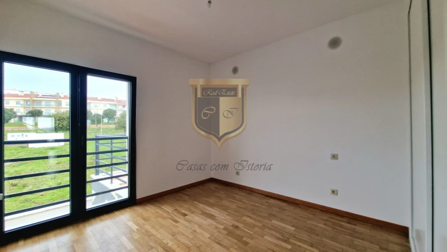 Moradia T3 para Venda em Silveira Foto 31