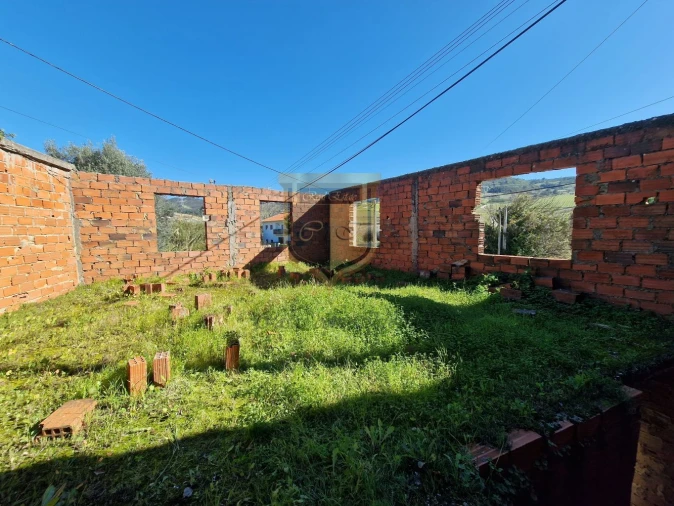 Moradia T3 para Venda em Santa Maria, São Pedro e Matacães Foto 7