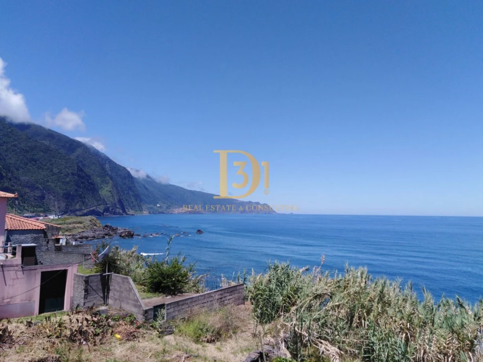 Moradia T4 para Venda em São Vicente Foto 1