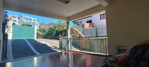 Moradia T4 para Venda em Funchal (Santa Maria Maior)