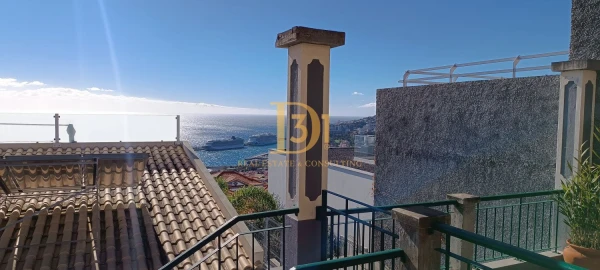 Moradia T4 para Venda em Funchal (Santa Maria Maior)
