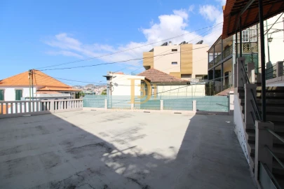 Moradia T4 para Venda em Funchal (Santa Maria Maior)
