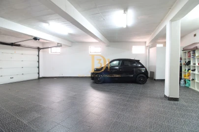 Moradia T4 para Venda em Funchal (Santa Maria Maior)