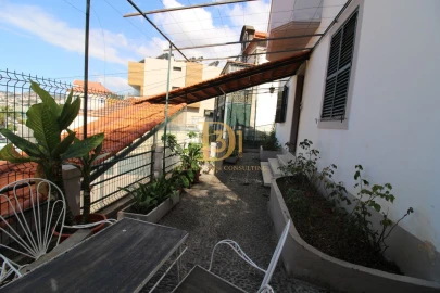 Moradia T4 para Venda em Funchal (Santa Maria Maior)