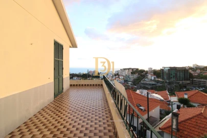 Moradia T3 para Venda em Funchal (São Pedro)