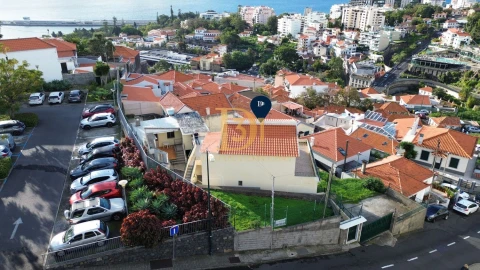 Moradia T3 para Venda em Funchal (São Pedro)