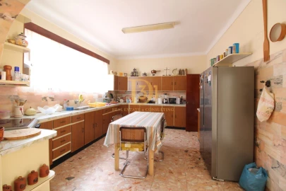 Moradia T4 para Venda em São Martinho