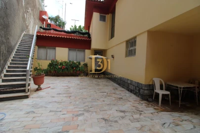 Moradia T4 para Venda em São Martinho