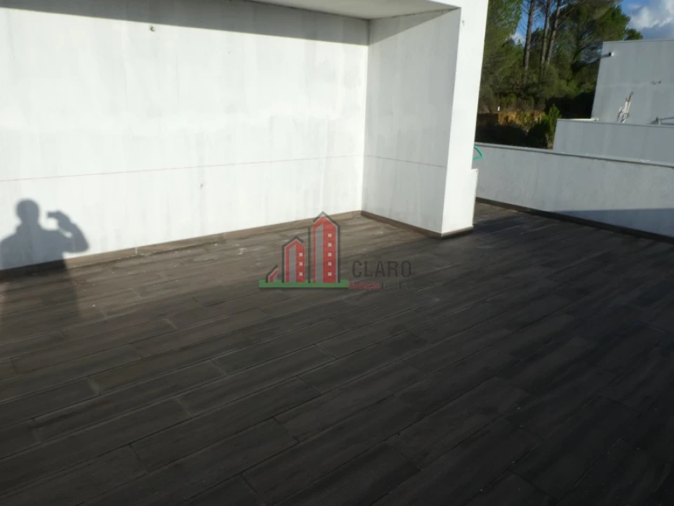 Moradia T5 para Venda em Antuzede e Vil de Matos Foto 3