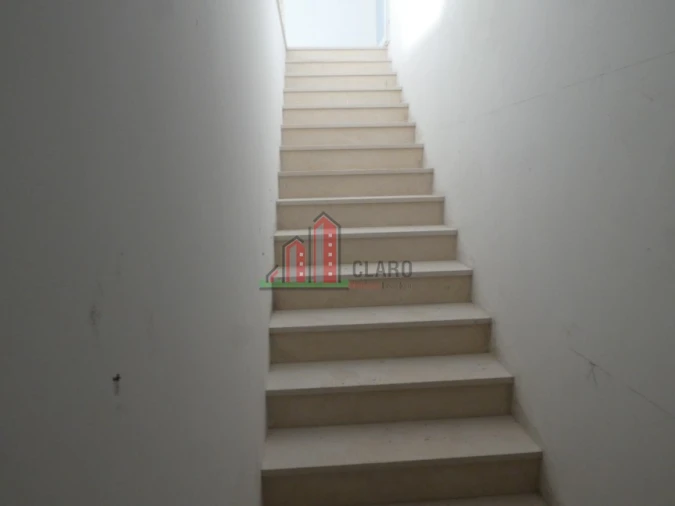 Moradia T5 para Venda em Antuzede e Vil de Matos Foto 16