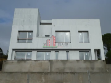 Moradia T5 para Venda em Antuzede e Vil de Matos