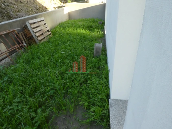 Moradia T5 para Venda em Antuzede e Vil de Matos Foto 30