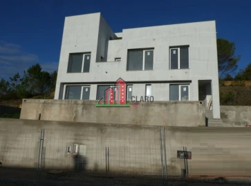 Moradia T5 para Venda em Antuzede e Vil de Matos