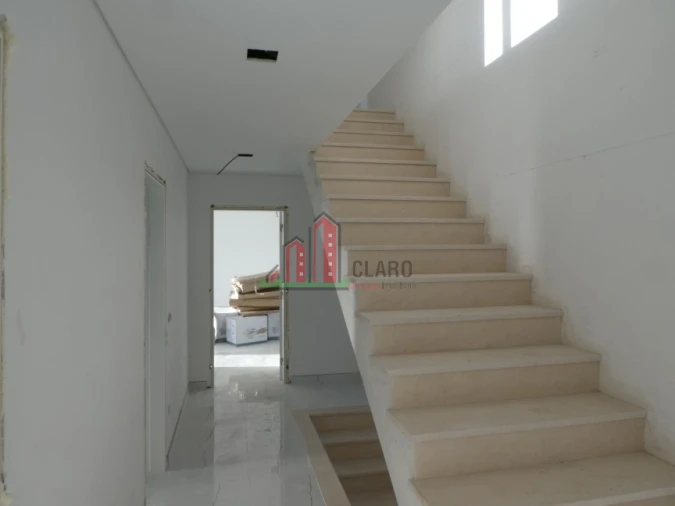Moradia T5 para Venda em Antuzede e Vil de Matos Foto 16