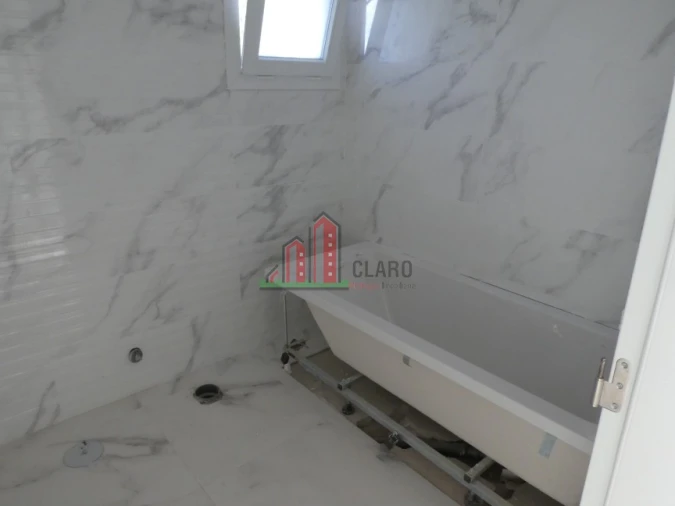 Moradia T5 para Venda em Antuzede e Vil de Matos Foto 10