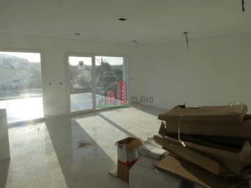 Moradia T5 para Venda em Antuzede e Vil de Matos
