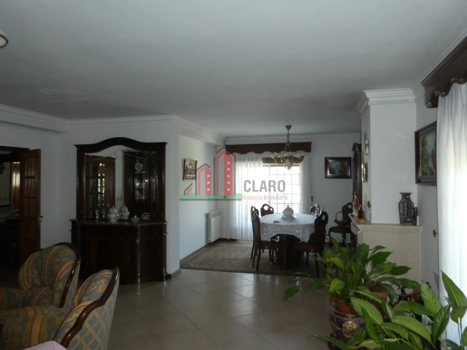 Moradia T5 para Venda em Santa Clara e Castelo Viegas Foto 6