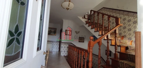 Moradia T5 para Venda em Santa Clara e Castelo Viegas