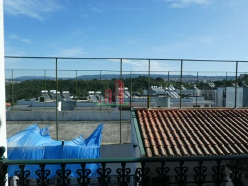Moradia T5 para Venda em Santa Clara e Castelo Viegas