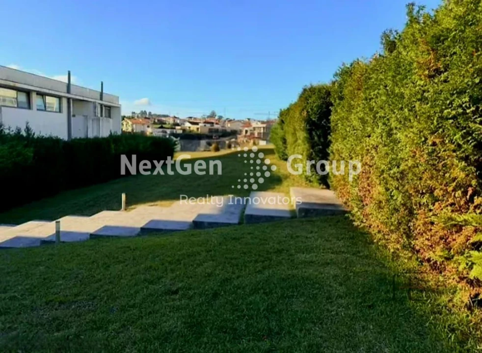 Moradia T3 para Venda em Castêlo da Maia Foto 40