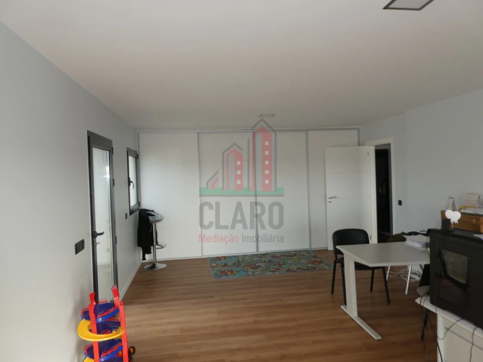 Moradia T6 para Venda em Alvorge Foto 9