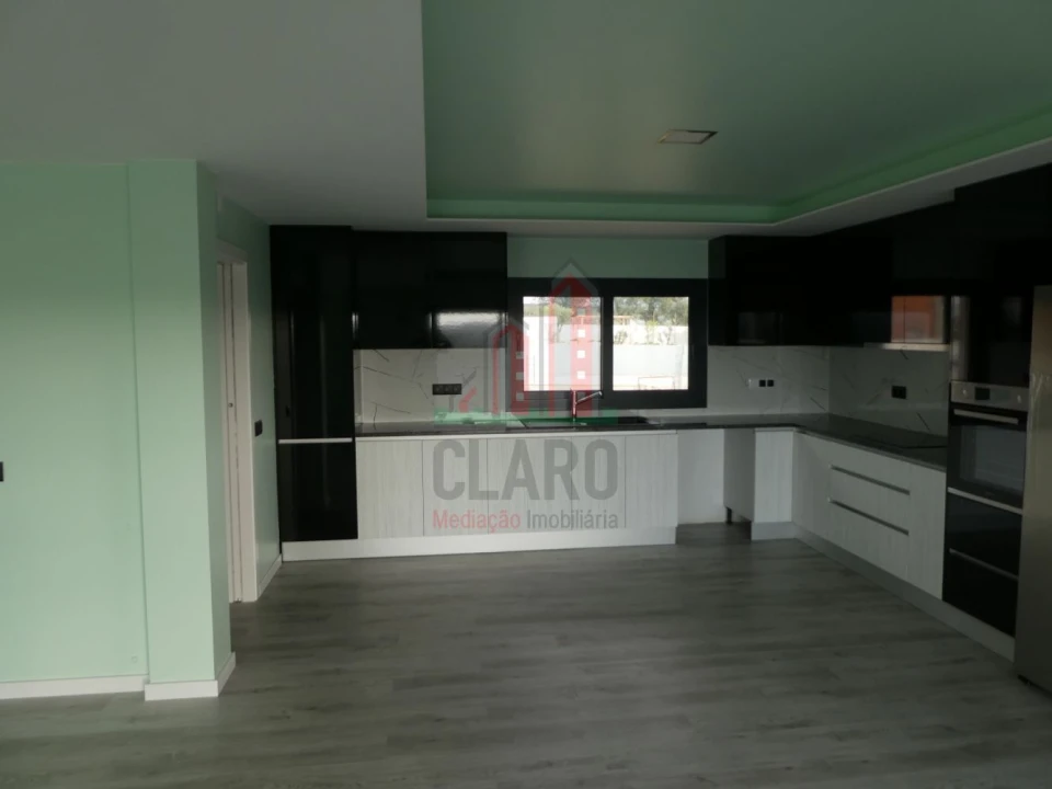 Moradia T6 para Venda em Alvorge Foto 4