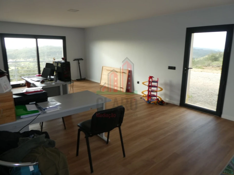 Moradia T6 para Venda em Alvorge Foto 8