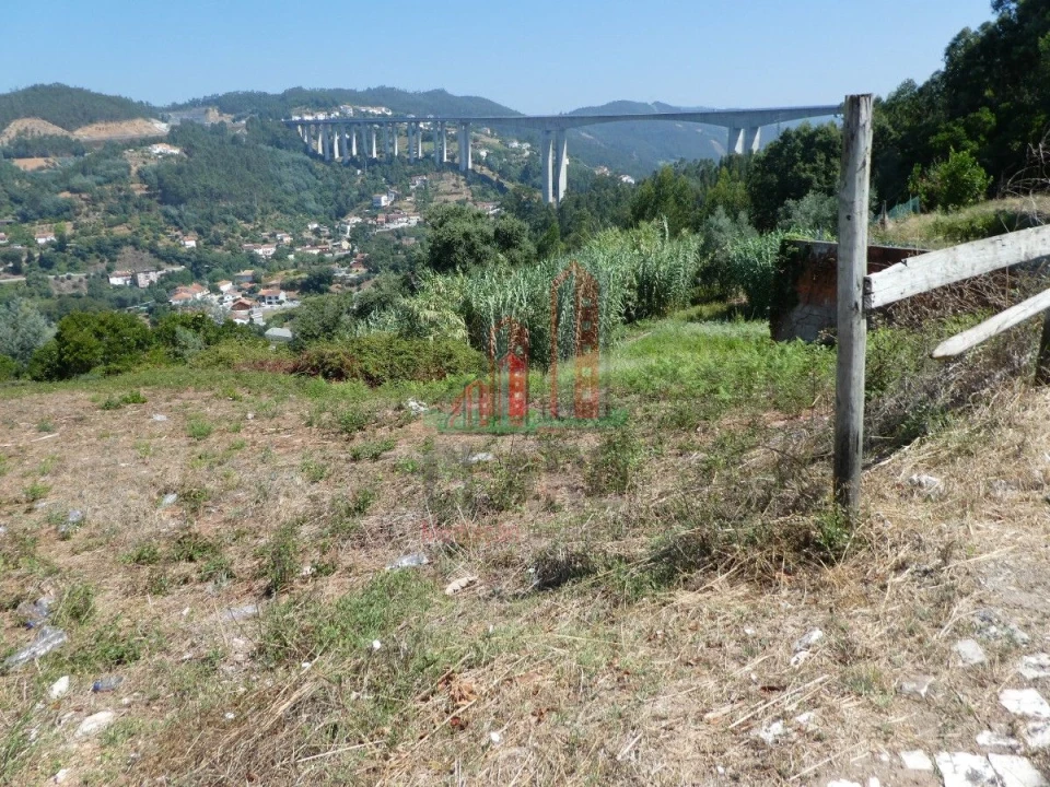 Terreno para Venda em Ceira Foto 1