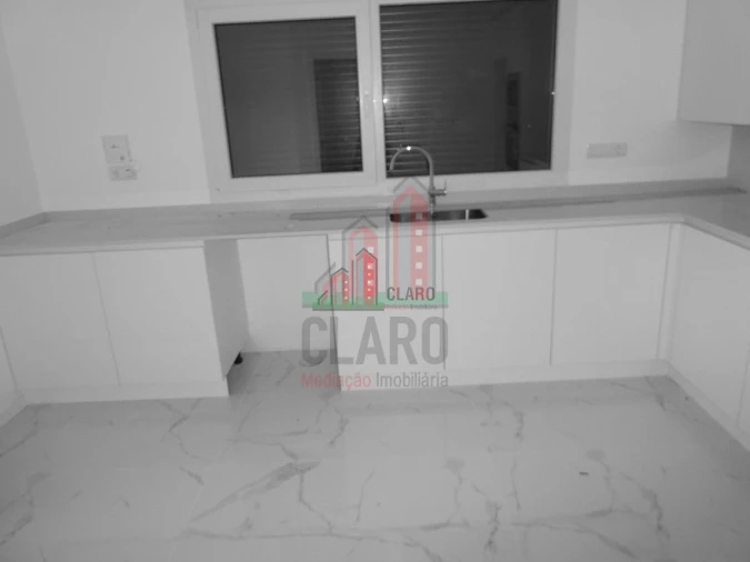 Moradia T3 para Venda em Arazede Foto 11