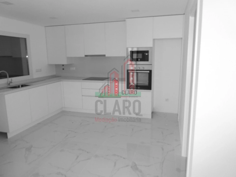 Moradia T3 para Venda em Arazede Foto 9