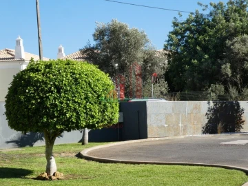 Moradia T4 para Venda em Albufeira e Olhos de Água