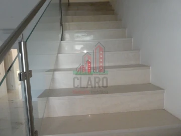 Moradia T4 para Venda em Albufeira e Olhos de Água