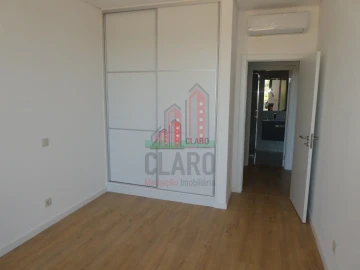 Moradia T4 para Venda em Albufeira e Olhos de Água