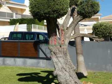 Moradia T4 para Venda em Albufeira e Olhos de Água